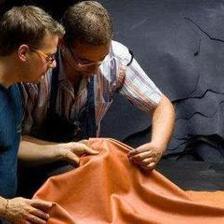 中意携手“一带一路”，皮革制品制造业合作空间广阔